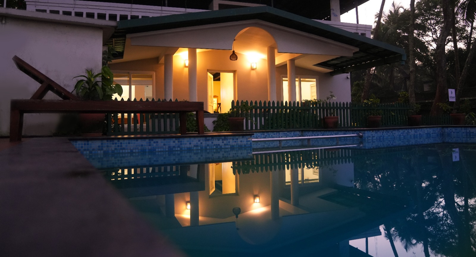 The Seaside Pool Retreat